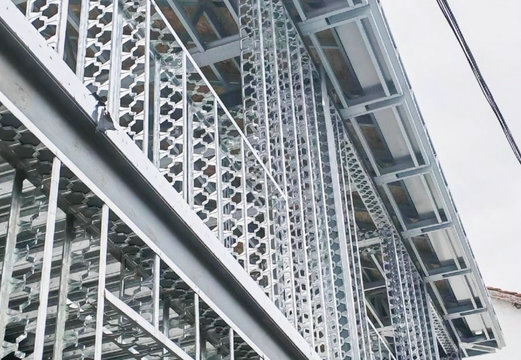 中拓冷弯签约发运忙海_20250901134534.mp4_20250901_135822.051.jpg